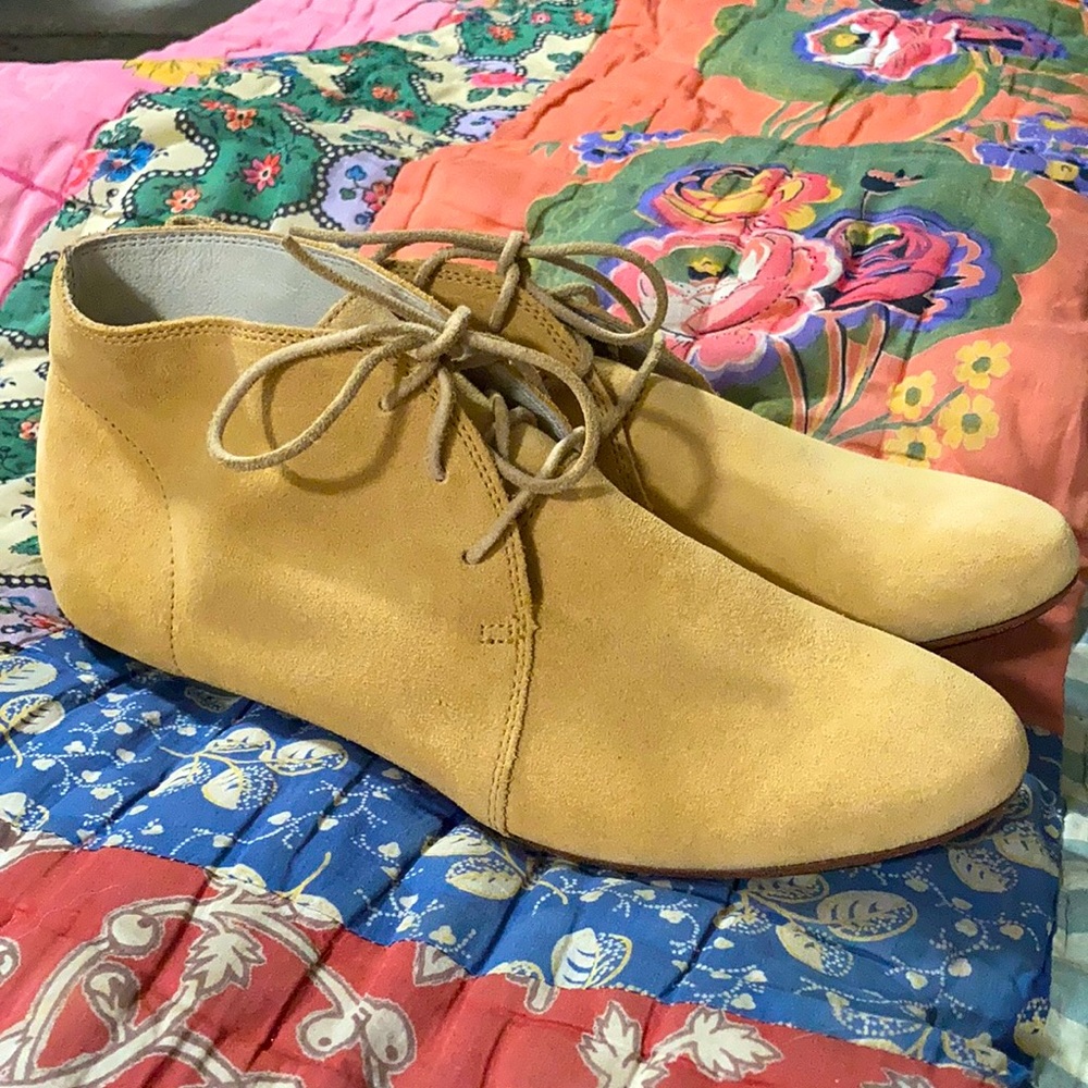 Sorel suede shoes